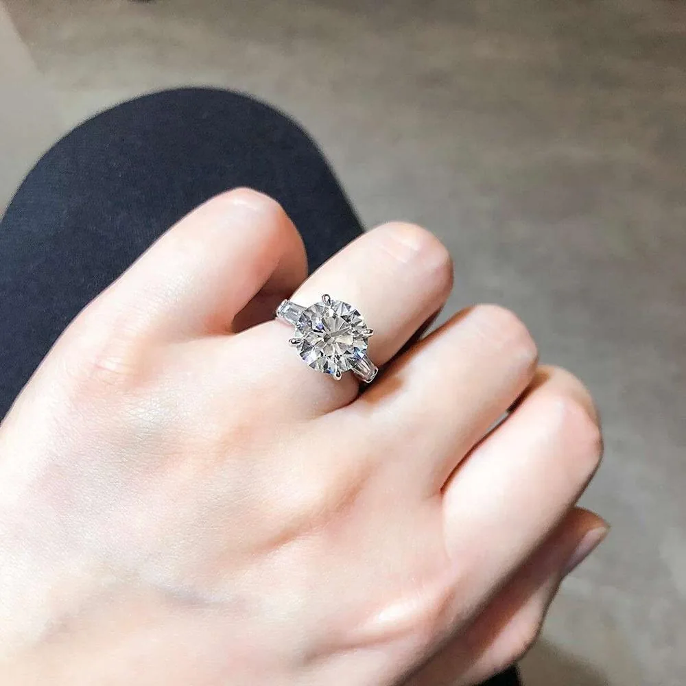 Round Three Stone Ring Cubic Zirconia 14K Gold Ring: visual reference for 8. Round Three Stone Ring Cubic Zirconia 14K Gold Ring | Diamond Veneer. 635R600K