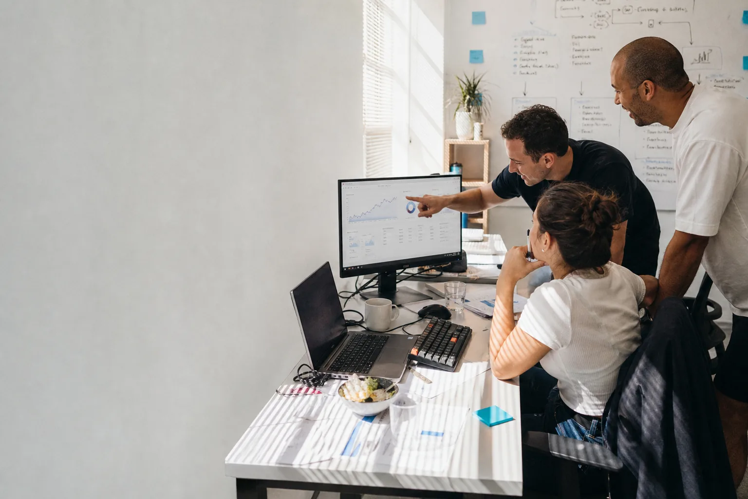 Best Performance Marketing Agency: How to Choose 1 Kadima Digital team reviewing full-funnel performance marketing results.