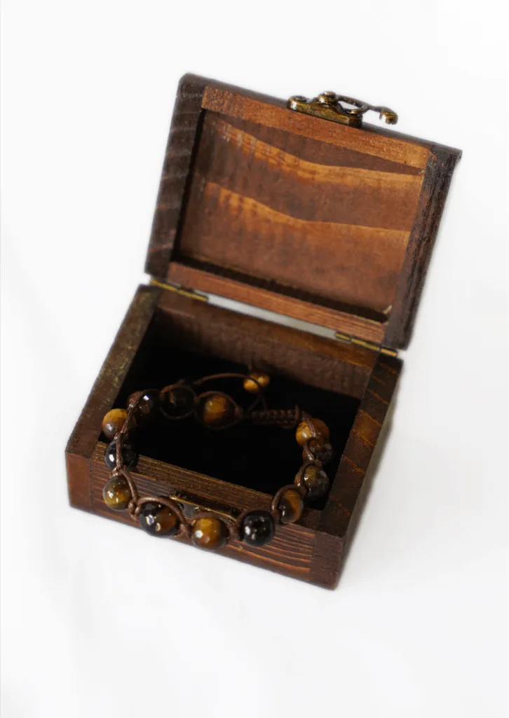 How to wear and style a tiger eye bracelet with artisan decor
